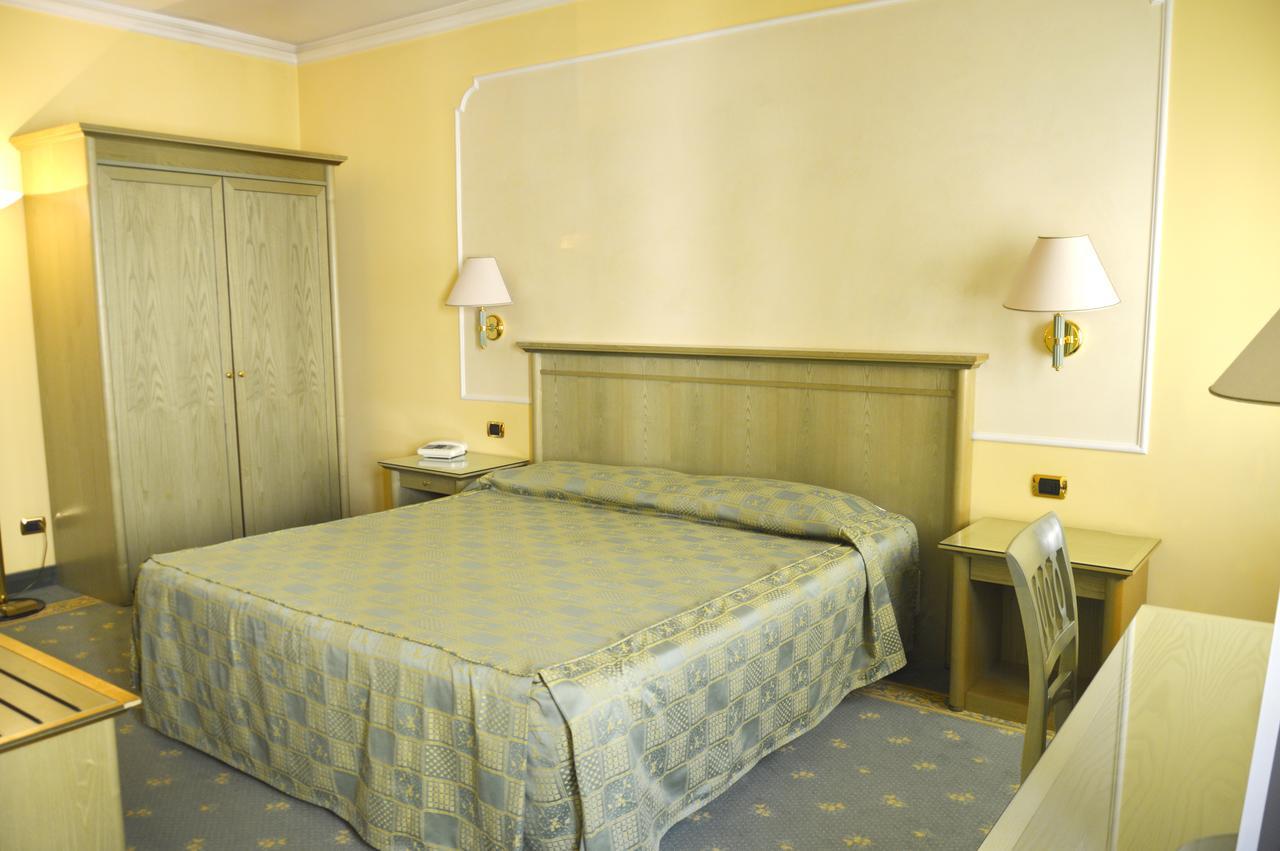 Hotel Donatello Падуа Екстериор снимка